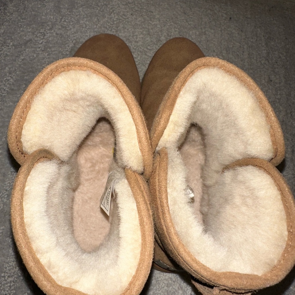 Ugg Minis!!! - image 2